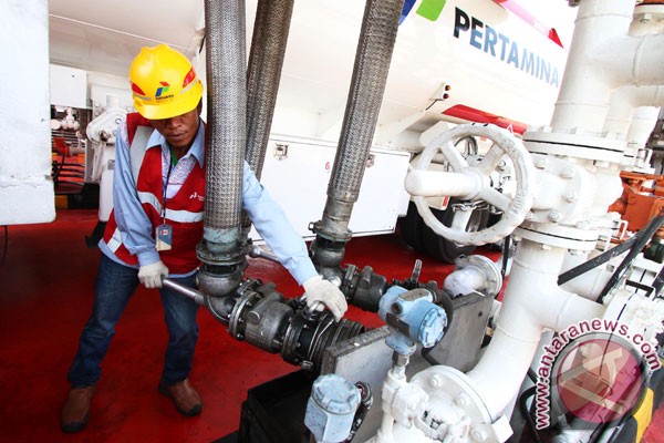 OPEC oil output rises in January despite lower prices
